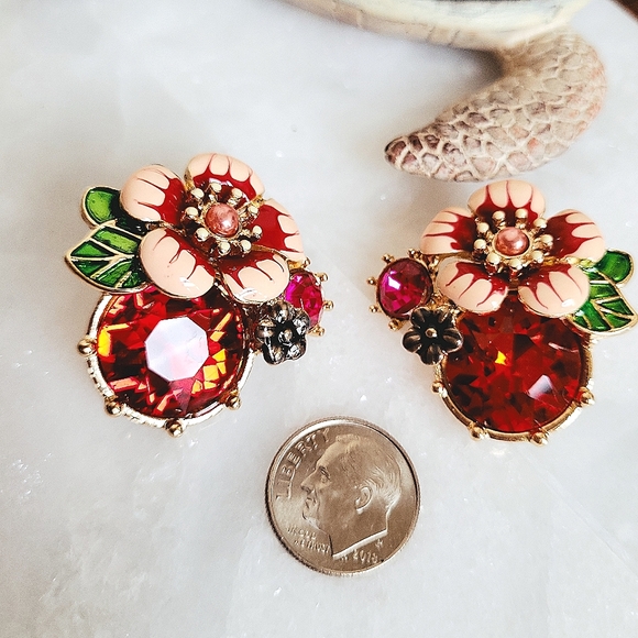 Red Ruby Crystal Flower Stud Earrings NWT - Picture 10 of 10